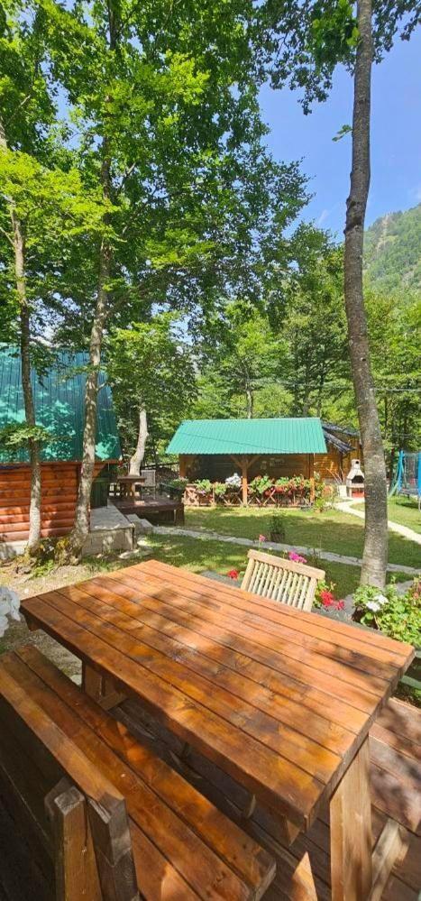 Bungalows Prokletije Gusinje 外观 照片