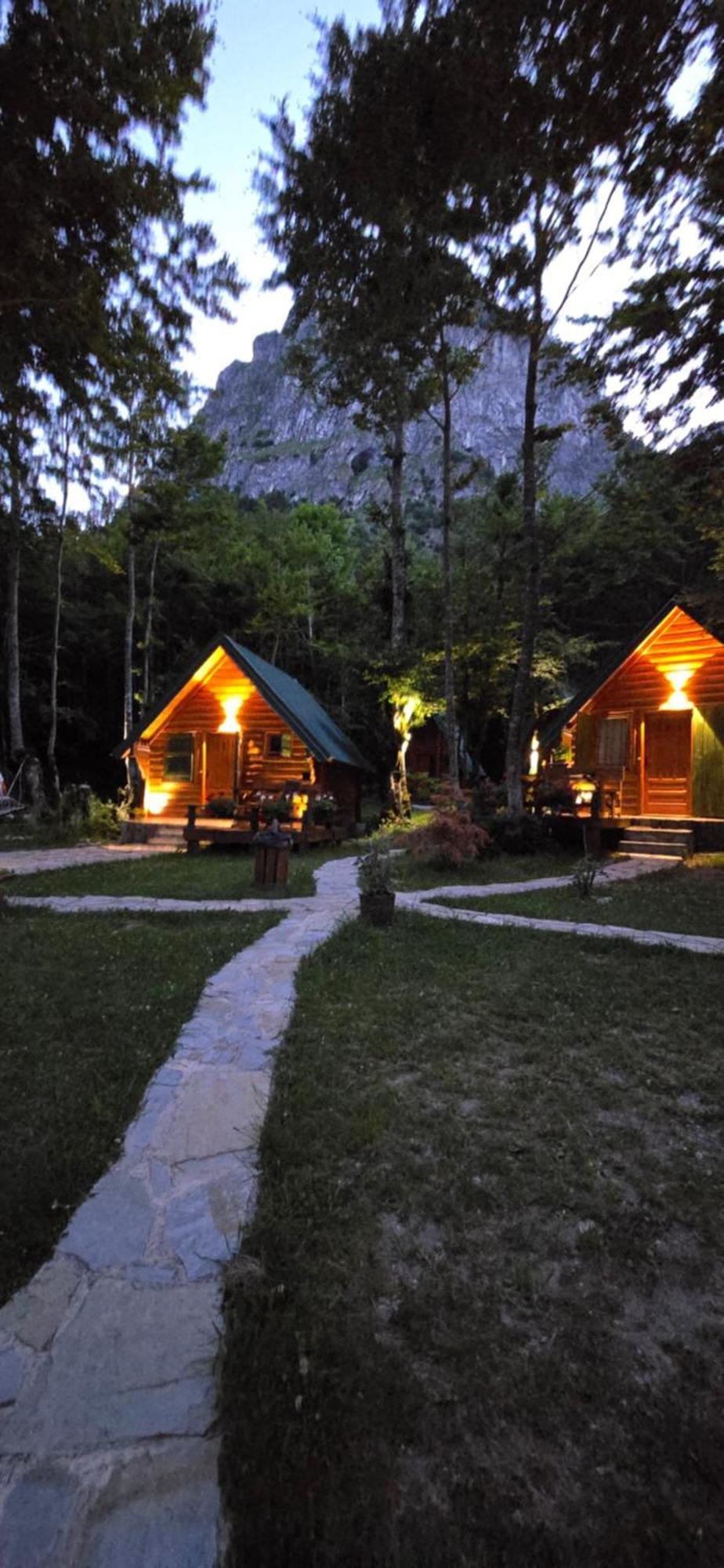 Bungalows Prokletije Gusinje 外观 照片