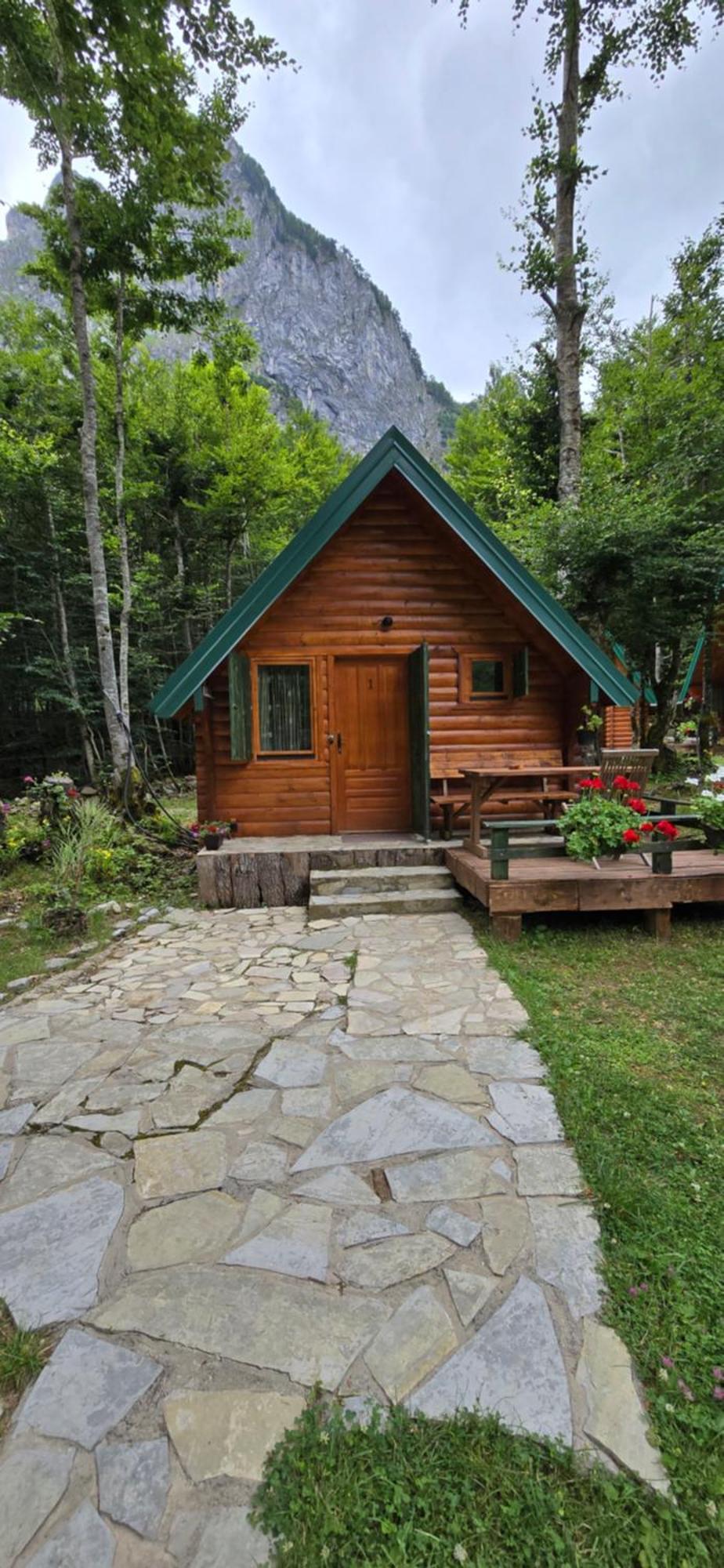 Bungalows Prokletije Gusinje 外观 照片